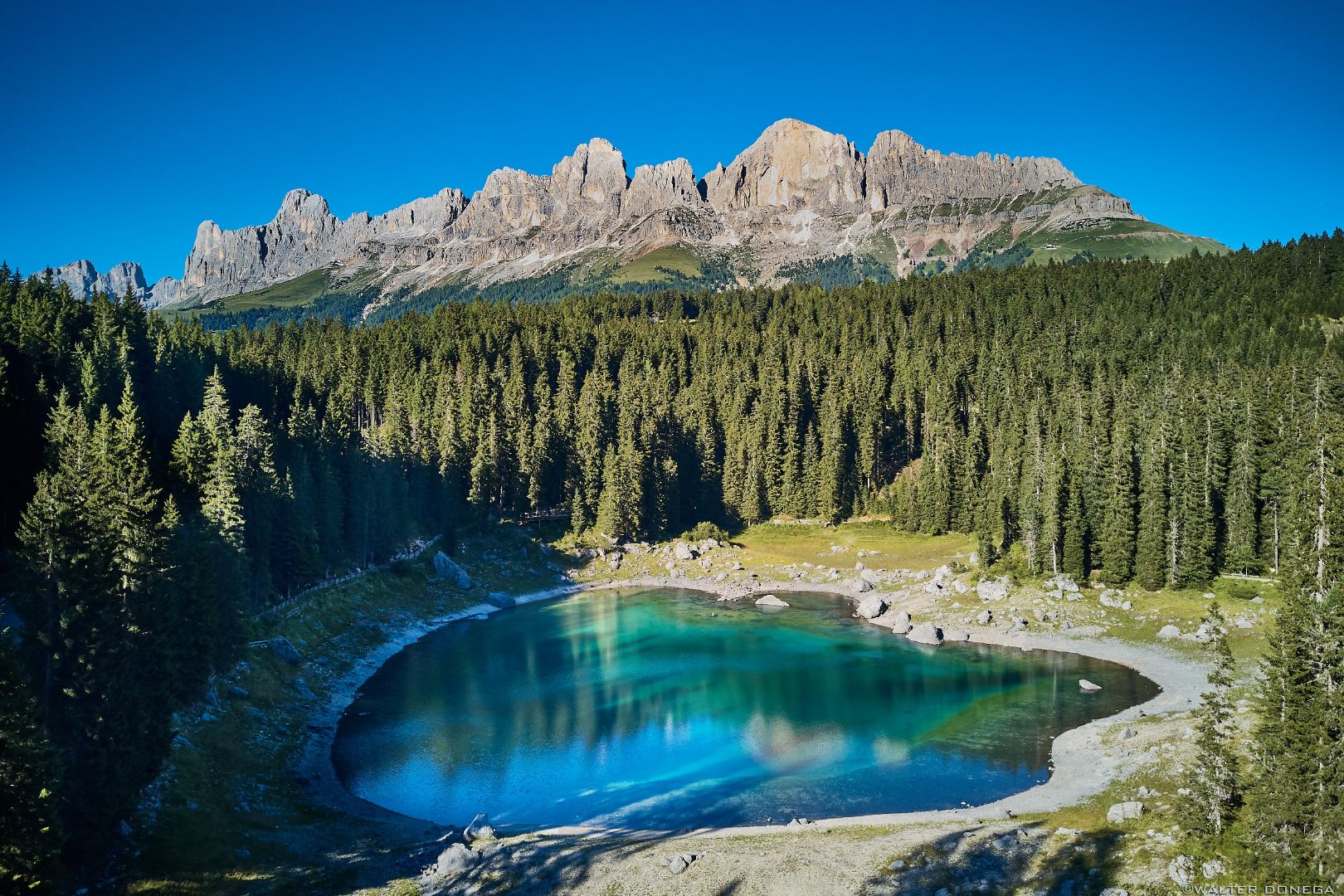 Nuovo fotoalbum: sopra il lago di Carezza con il drone