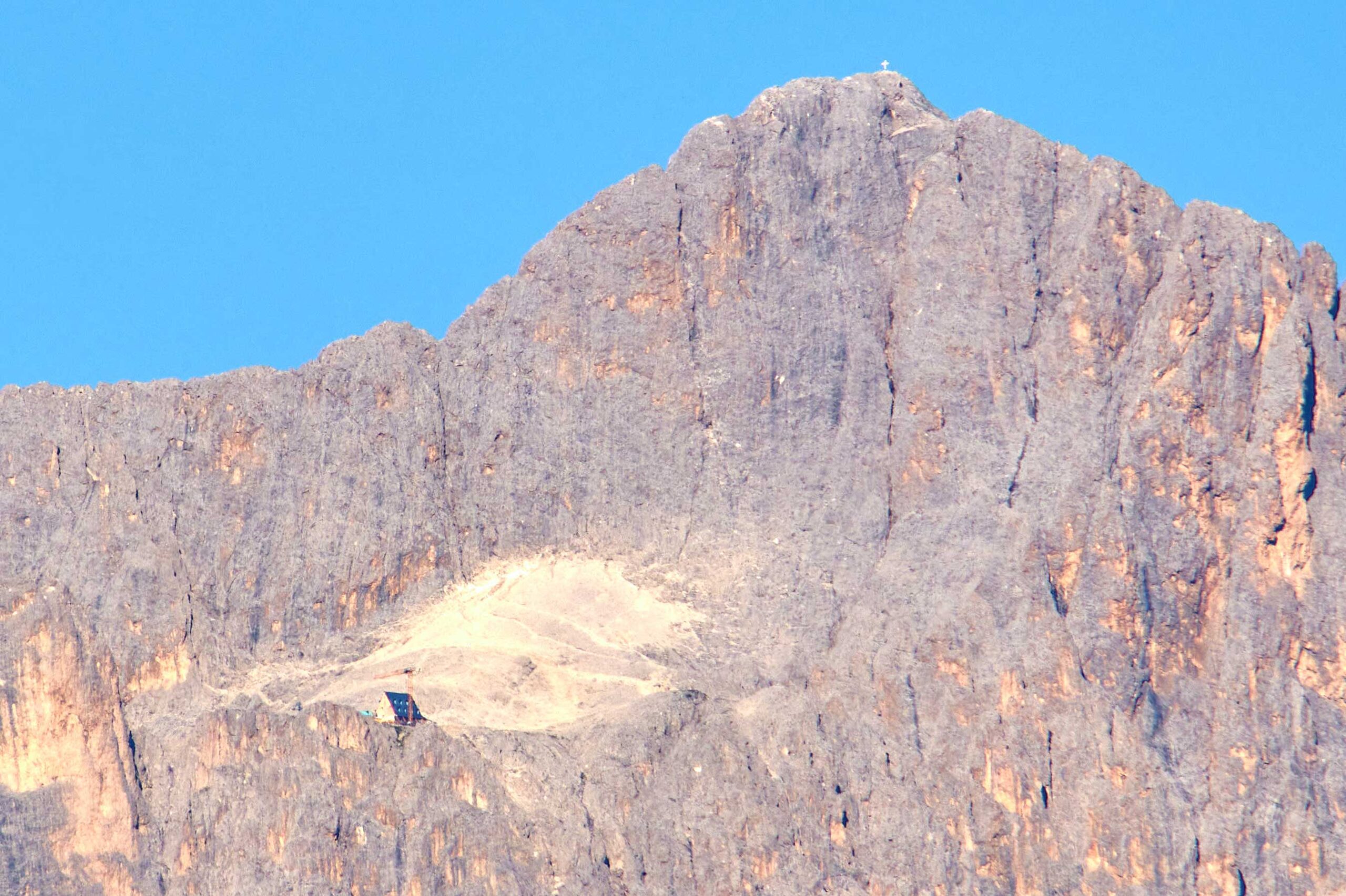 Quell'ecomostro del nuovo rifugio Santner